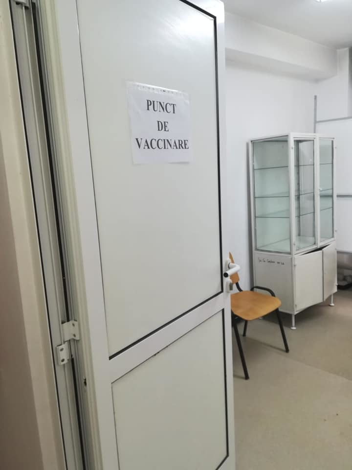 Două centre de vaccinare din Piteşti, destinate exclusiv angajaţilor din învăţământ / Centrele vor fi deschise din 8 februarie şi vor primi vaccin Moderna