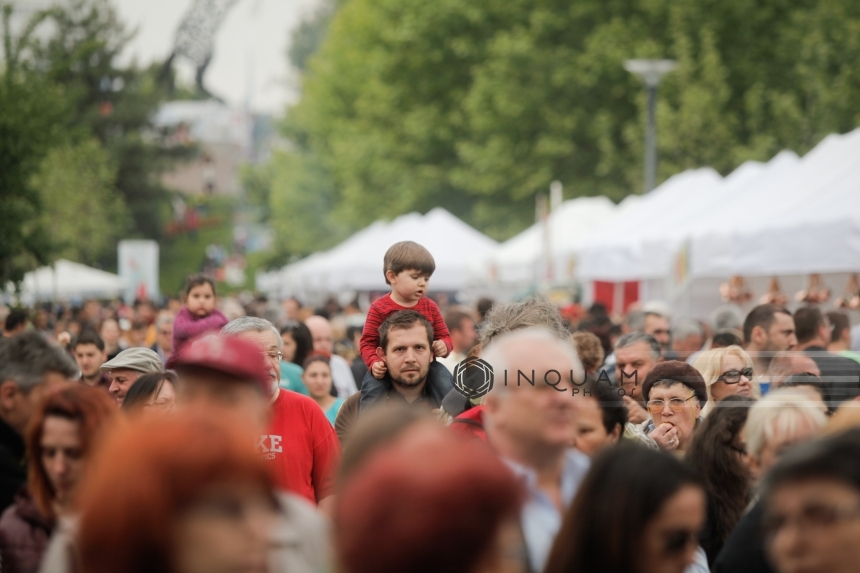 Comisia Europeană lansează o dezbatere privind răspunsul la impactul îmbătrânirii populaţiei. 20% din populaţia UE depăşeşte 65 de ani