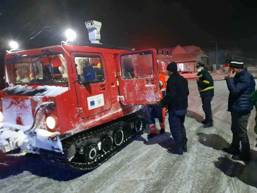 Constanţa: Două femeie însărcinate au fost preluate cu şenilatele ISU Dobrogea