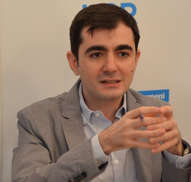 Claudiu Năsui: Am încercat să mut o directoare din Ministerul Finanţelor în Ministerul Economiei/ Am renunţat la numirea ei în calitate de secretar general tocmai din cauza dosarului CNSAS/ Voi renunţa la mutare