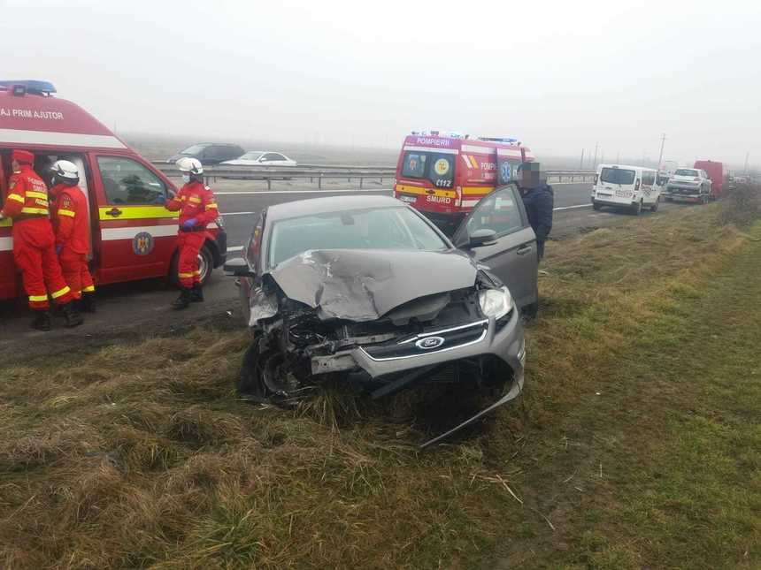 Patru răniţi, într-un accident produs pe autostrada A1 | FOTO