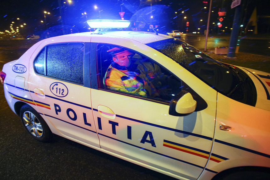 Acţiune a Poliţiei Rutiere în Capitală – S-au aplicat 23 de amenzi şi au fost constatate 17 infracţiuni/ Nouă dintre şoferii opriţi în trafic consumaseră droguri/ Bărbat care a fost prins circulând fără permis, arestat – FOTO/ VIDEO