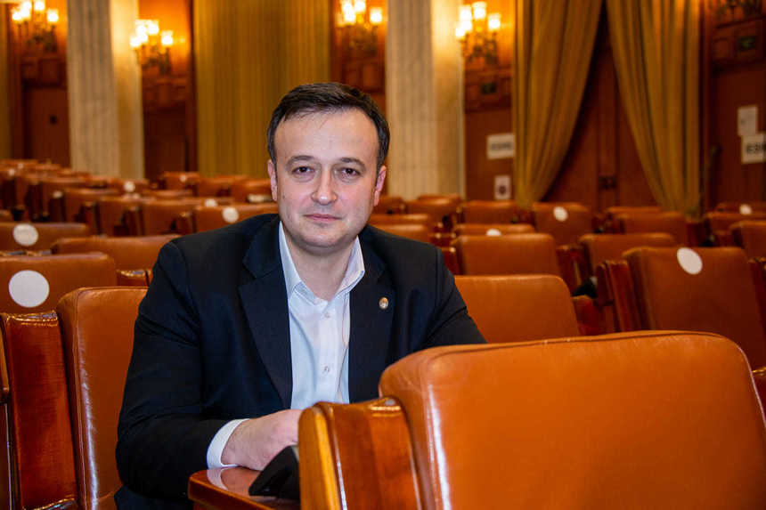 Liderul PNL Buzău: Domnule Ciolacu, ce rost are o moţiune împotriva ministrului Sănătăţii, când nu aţi ştiut să gestionaţi pandemia în teritoriu/ PSD face moţiuni doar pentru faţadă. Dacă mâine li s-ar oferi cârma ţării în mâini, ar fugi imediat