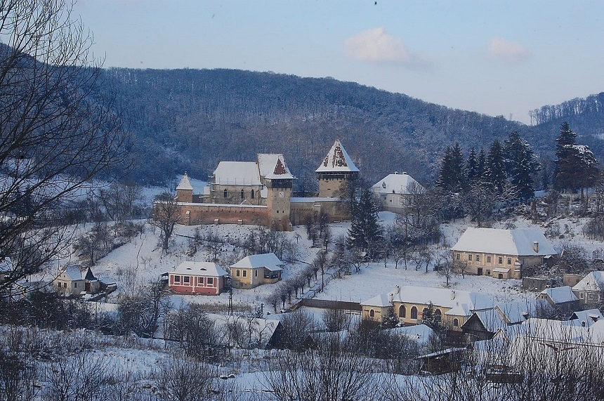 Lucrările de restaurare a bisericii evanghelice din Alma Vii, la jumătate