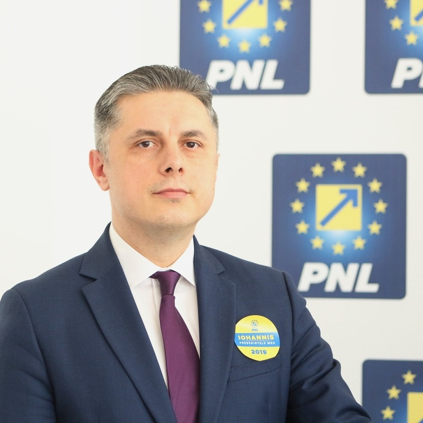 Deputatul Mugur Cozmanciuc, preşedintele PNL Neamţ, trimis în judecată pentru trafic de influenţă