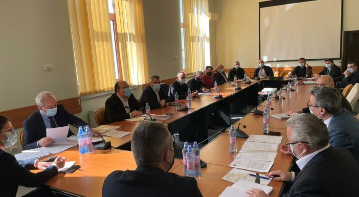 Ministrul Energiei s-a întâlnit cu reprezentanţii Complexului Energetic Hunedoara pentru a discuta despre modalitatea prin care CEH de la Mintia poate fi transferată către CJ Hunedoara