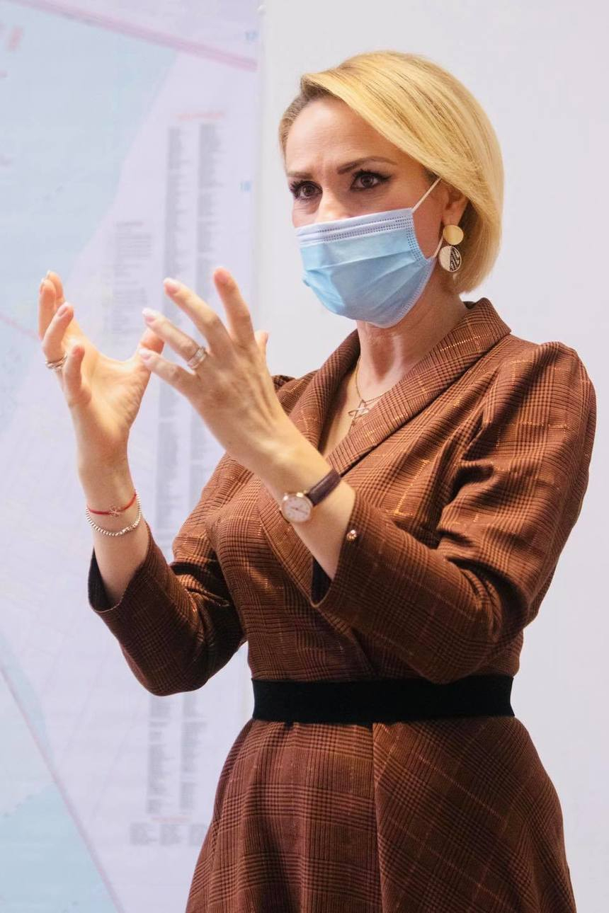 Gabriela Firea, despre acuzaţiile lui Nicuşor Dan privind frigul din casele bucureştenilor: O declaraţie făcută la disperare/ Dumnealui preferă să dea vina pe mine decât să spună adevărul/ Vrea să apere Guvernul şi se înfundă