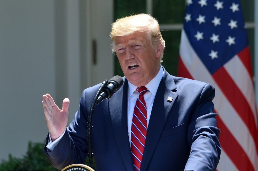 Donald Trump a reluat avertismentul că va respinge prin veto proiectul de buget al apărării