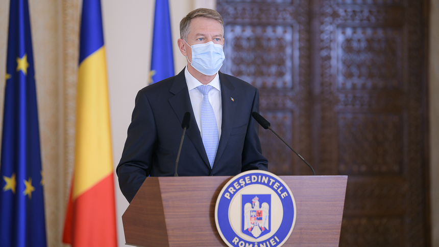 Klaus Iohannis a promulgat legea prin care activitatea consulară va fi evaluată inclusiv pe baza sugestiilor cetăţenilor