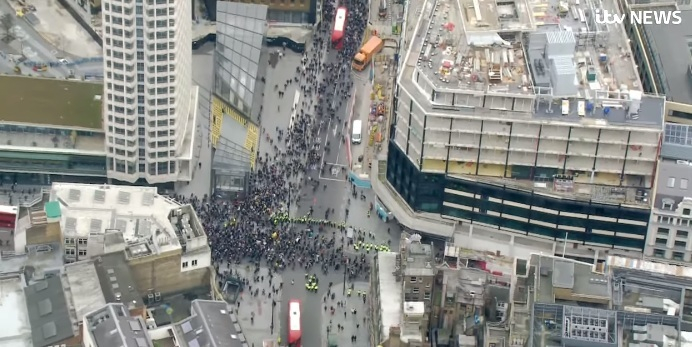 Manifestaţie anti-lockdown la Londra: 36 de arestări şi mai mulţi poliţişti răniţi