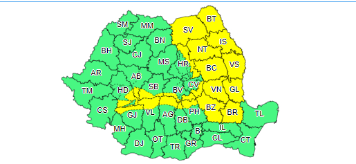 Meteorologii anunţă ninsori, vânt puternic şi vreme deosebit rece, până joi dimineaţă / În 21 de judeţe este cod galben