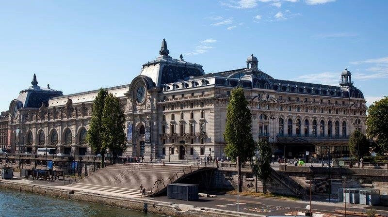 Numele fostului preşedinte francez Valéry Giscard d’Estaing, adăugat la cele ale Muzeelor Orsay şi Orangerie