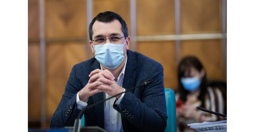 Ministrul Sănătăţii prezintă modificările legate de funcţionarea spitalelor COVID şi non-COVID; acestea se referă la transferul pacienţilor, dar şi la posibilitatea ca medici de specialităţi conexe să îi „susţină” pe cei din boli infecţioase şi pneumologie