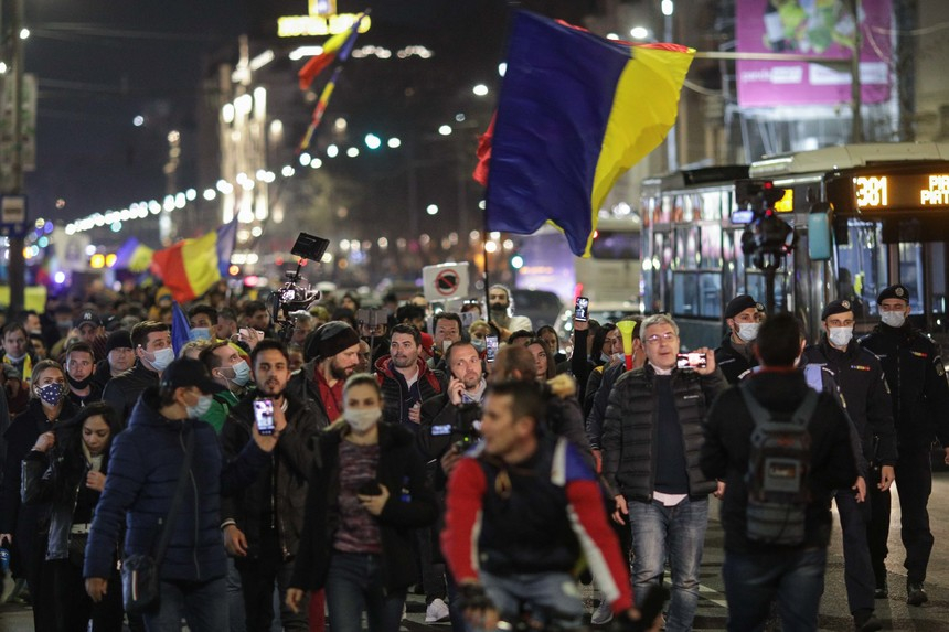 Alexandru Rafila, despre proteste: HoReCa nu a primit sprijin, iar coroborat cu campania de comunicare lipsită de empatie şi claritate sunt motivele pentru care mulţi au hotărât să iasă pe străzi