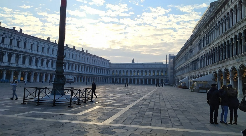 Italia a intrat într-un lockdown strict de trei zile cu ocazia Paştelui catolic