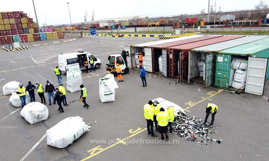 Mai multe containare încărcate cu deşeuri, unele periculoase, au fost găsite în Portul Constanţa Sud Agigea