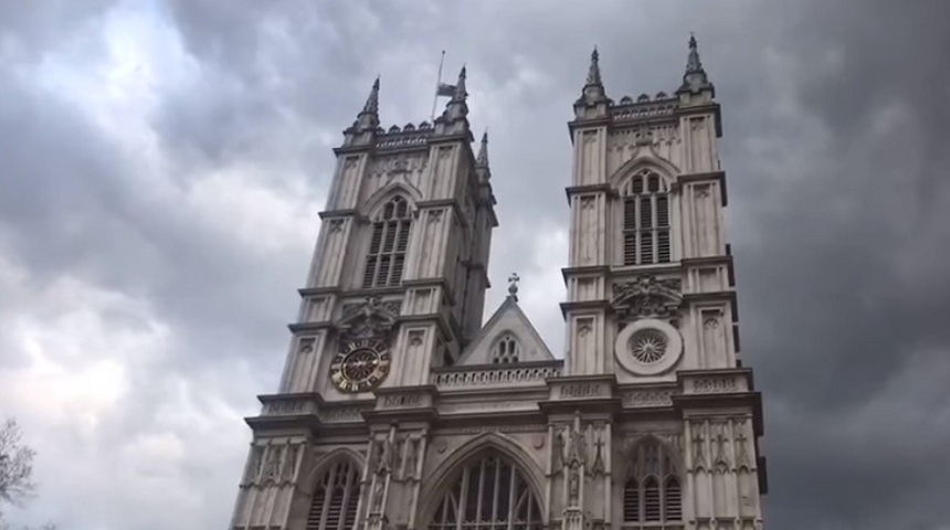 Westminster Abbey i-a adus un omagiu ducelui de Edinburg. Clopotele au bătut de 99 de ori. Prinţul Philip nu va avea funeralii de stat – VIDEO