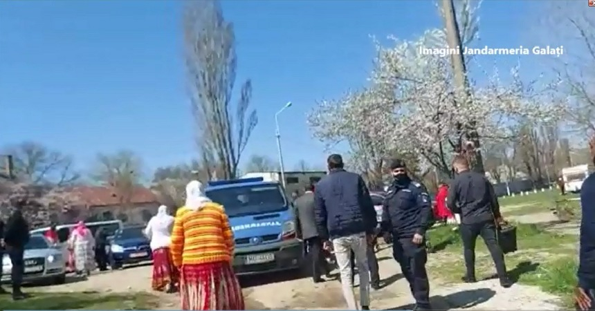 Galaţi: Un pastor a fost sancţionat cu 3.000 lei pentru organizarea unei procesiuni religioase la care participau aproximativ 50 de persoane – VIDEO