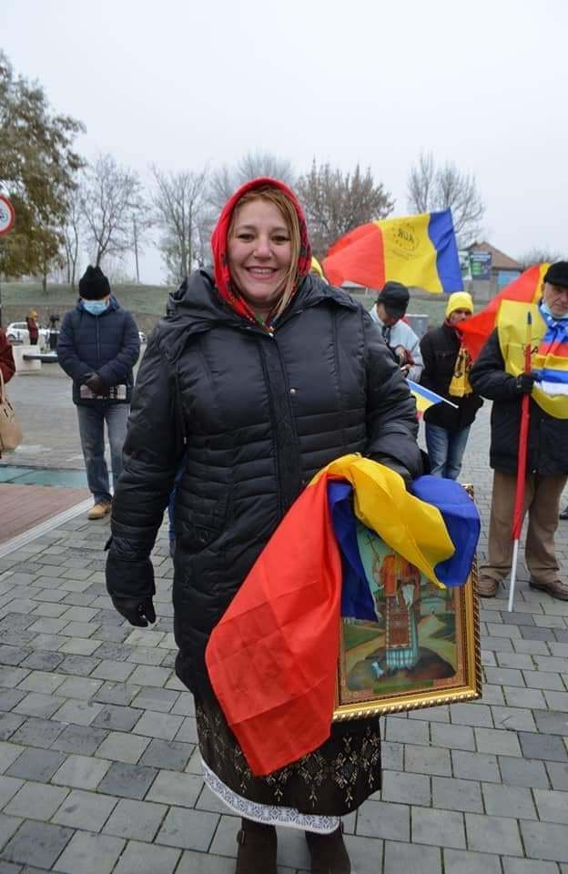 Scandal la Comisia juridică a Senatului / Diana Şoşoacă a chemat poliţia la Parlament: S-a dat ordin să îmi fie strivit piciorul