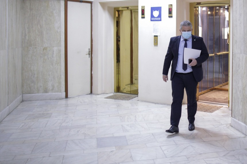 Fostul ministru PSD al Sănătăţii Florian Bodog poate fi urmărit penal în dosarul în care este suspectat de abuz în serviciu, fals intelectual şi fals în înscrisuri sub semnătură privată