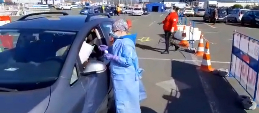 Primul centru de vaccinare drive-thru, deschis la Deva – VIDEO