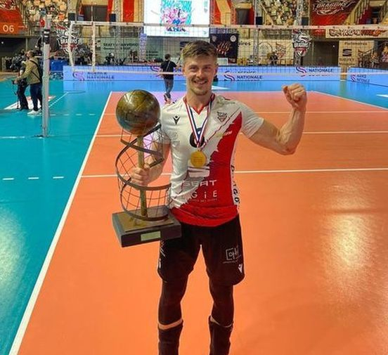 Volei: Adrian Aciobăniţei a cucerit titlul de campion al Franţei cu formaţia AS Cannes