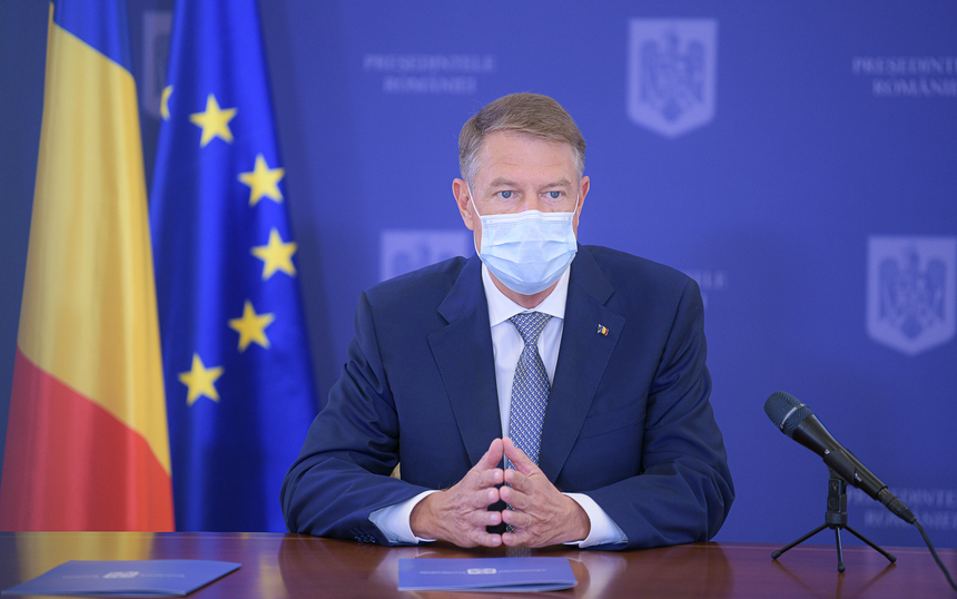 Preşedintele Iohannis a eliberat joi din funcţie mai mulţi magistraţi