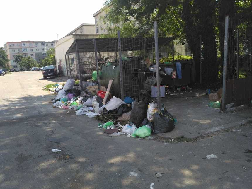 Primarul Ploieştiului a convocat Comitetul Local pentru Situaţii de Urgenţă în condiţiile în care grămezi de gunoi zac, neridicate, pe străzile oraşului