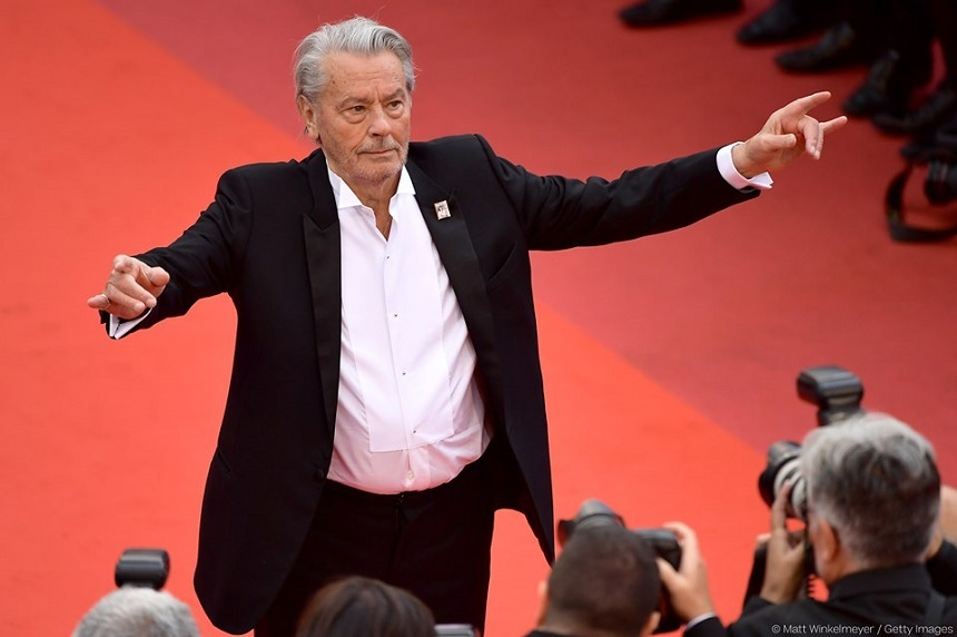 Alain Delon îşi pregăteşte revenirea, la doi ani de la accidentul vascular