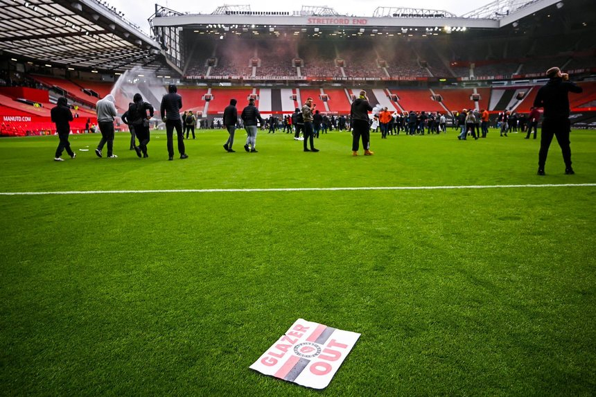 Manchester United ar putea pierde puncte în Premier League, după amânarea meciului cu Liverpool