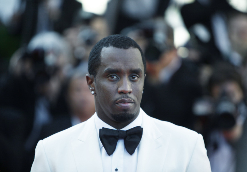 Rapperul Sean Combs şi-a schimbat din nou prenumele mijlociu