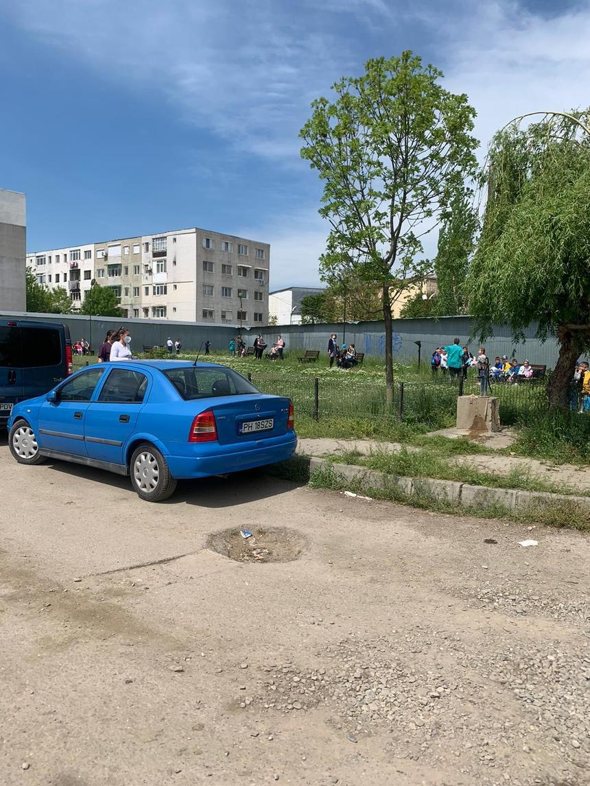 Prahova: Peste 480 de elevi şi angajaţi de la o şcoală din Mizil, evacuaţi după ce într-o anexă a unităţii s-a descoprit un proiectil – FOTO