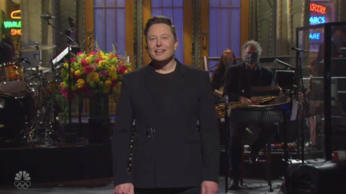 Elon Musk, prima persoană cu sindromul Asperger care a găzduit emisiunea „Saturday Night Live” – VIDEO