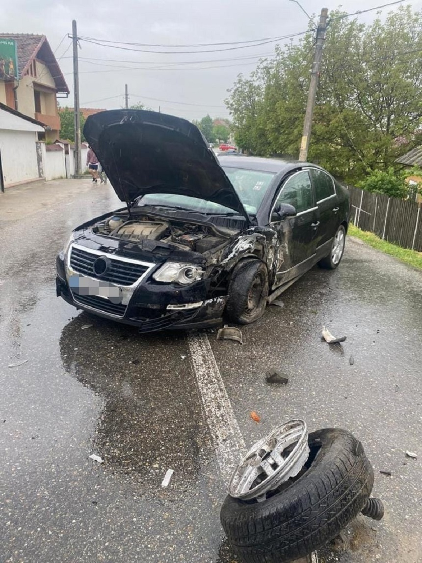 Argeş: Şase persoane, între care doi copii, transportate la spital în urma unui accident rutier – FOTO