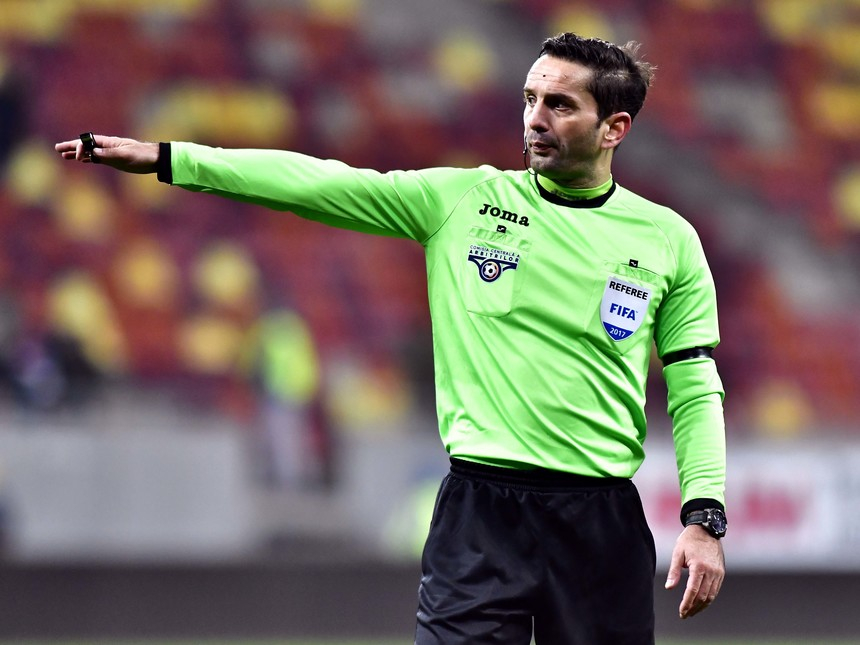 Sebastian Colţescu arbitrează meciul FC Botoşani – CFR Cluj