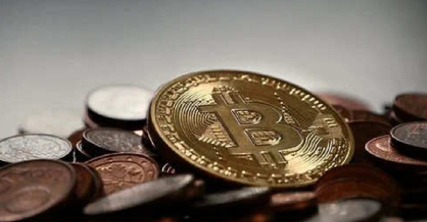 Bitcoin se depreciază cu 20% într-o săptămână şi antrenează în scădere şi alte criptomonede; 400 de miliarde de dolari ”dispar” de pe piaţa criptomonedelor, evaluată la un pic peste 2.000 de miliarde de dolari