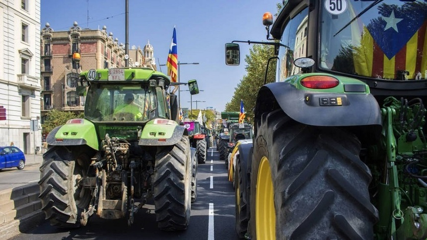 Marş de protest cu tractoare, în jurul Palatului Parlamentului / Recomandările Brigăzii Rutiere