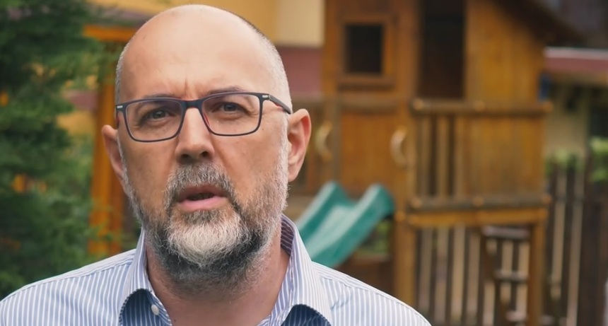 Kelemen Hunor: Ce conţine vaccinul? Siguranţa celor dragi, a celor care sunt parte a vieţii mele. Haideţi să nu ne oprim din drum şi să ne vaccinăm – VIDEO