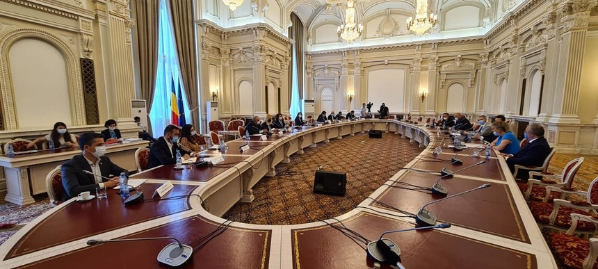 Comisia juridica a Senatului dezbate luni proiectul de desfiinţare a SIIJ pentru a emite raport / USR PLUS anunţă amendament pentru eliminarea imunităţilor pentru magistraţi