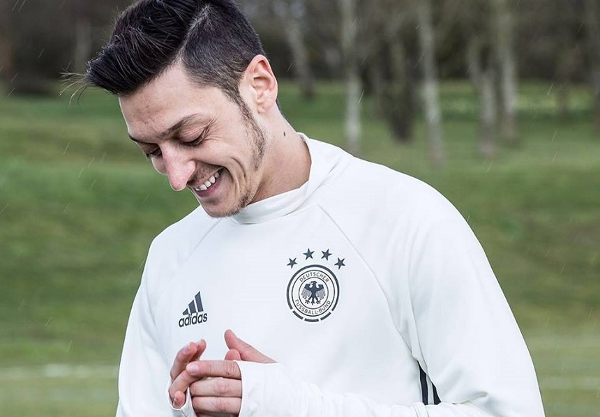 Mesut Ozil ar putea semna cu Fenerbahce în iunie, pentru 8 milioane de euro pe an