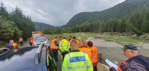 Drumarii inspectează Transalpina, în vederea redeschiderii traficului pe segmentul Rânca şi Obârşia Lotrului