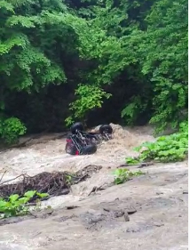 Prefectura Bacău: Concursul de off road avea toate avizele necesare, piloţii fiind informaţi despre avertizările meteo/ Se derulează o anchetă pentru a se stabili împrejurările exacte ale accidentului