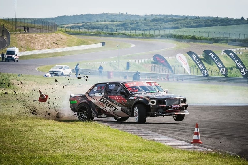 Restricţii de circulaţie pe Transalpina, sâmbătă şi duminică, pentru Campionatul Naţional de Drift