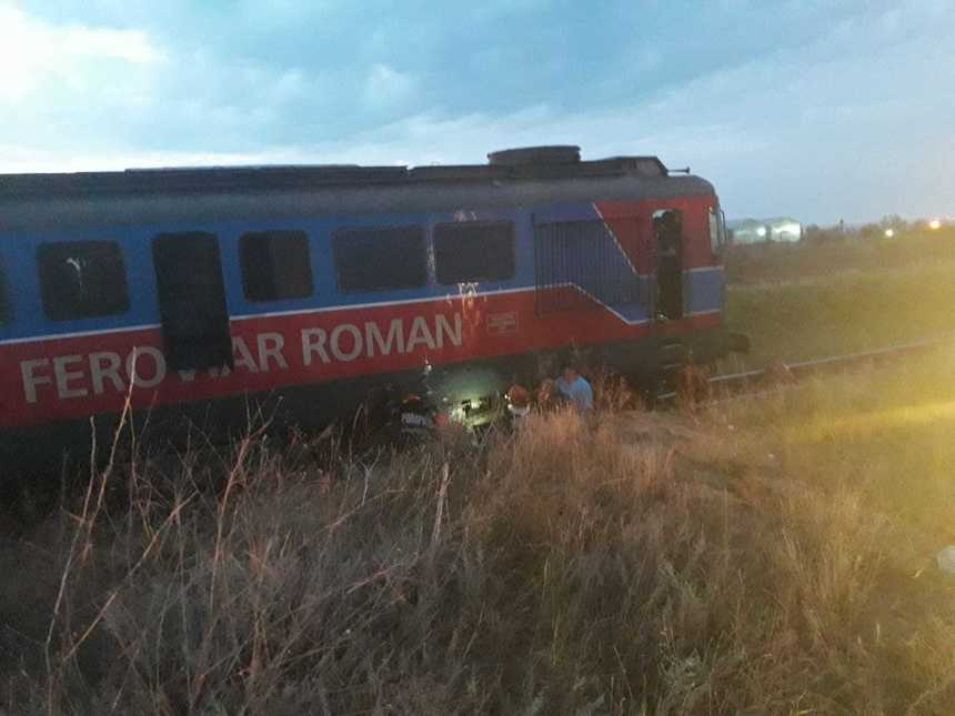 Giurgiu: Trafic rutier şi feroviar oprit în localitatea Bălănoaia, după ce un tren plin cu păcură şi benzină a lovit un camion plin cu piese auto