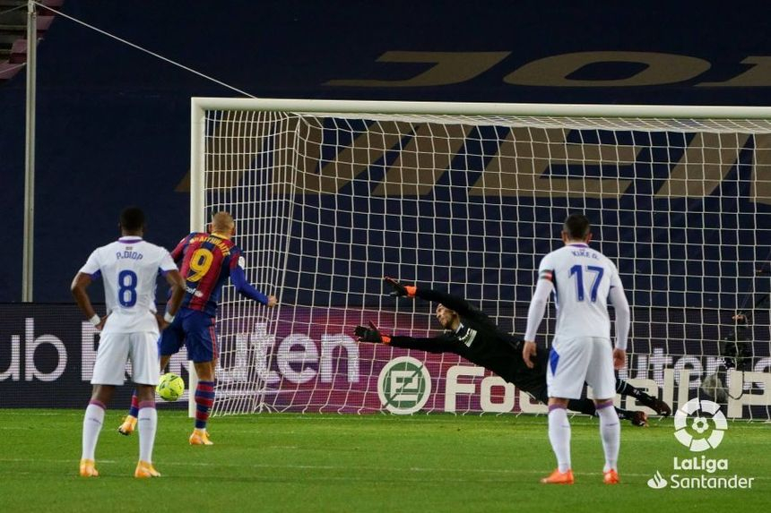 FC Barcelona a remizat cu Eibar, scor 1-1, într-un meci în care a ratat un penalti, a avut un gol anulat şi adversarii au condus cu 1-0