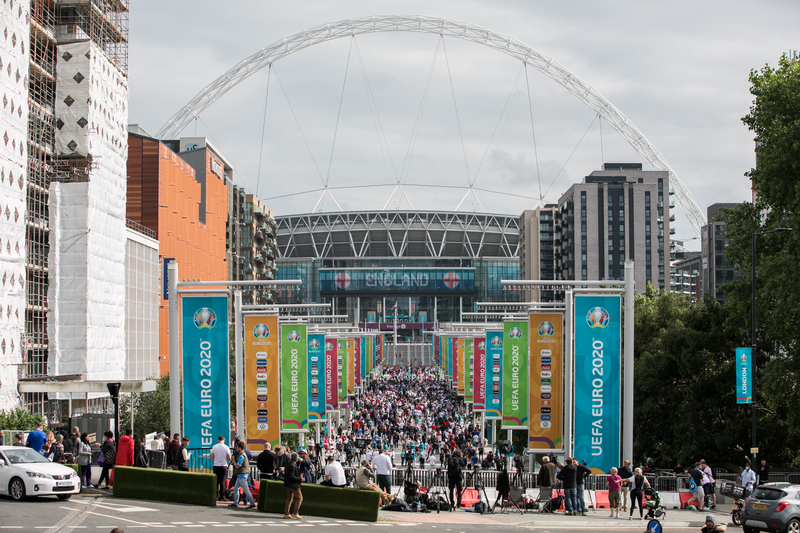 Poliţia britanică: Un număr mic de suporteri fără bilete a reuşit să pătrundă pe Stadionul Wembley. Au fost reţinute 49 de persoane