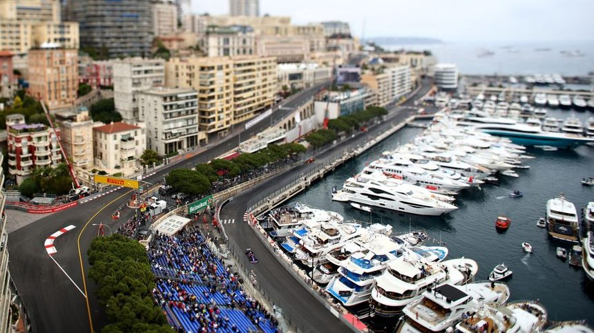 Monaco: Un băieţel de patru ani a rănit un pieton, după ce s-a urcat la volanul maşinii de lux a tatălui său