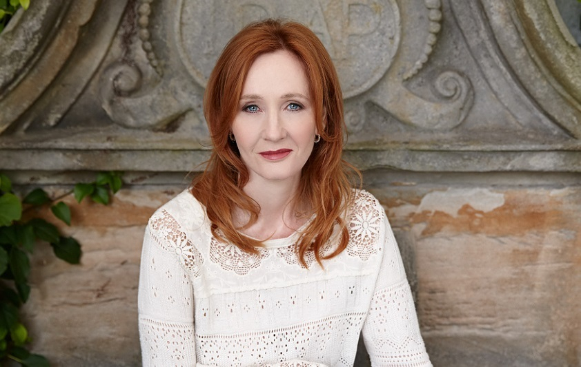 J.K. Rowling, creatoarea personajului Harry Potter, a fost ameninţată cu moartea pe Twitter