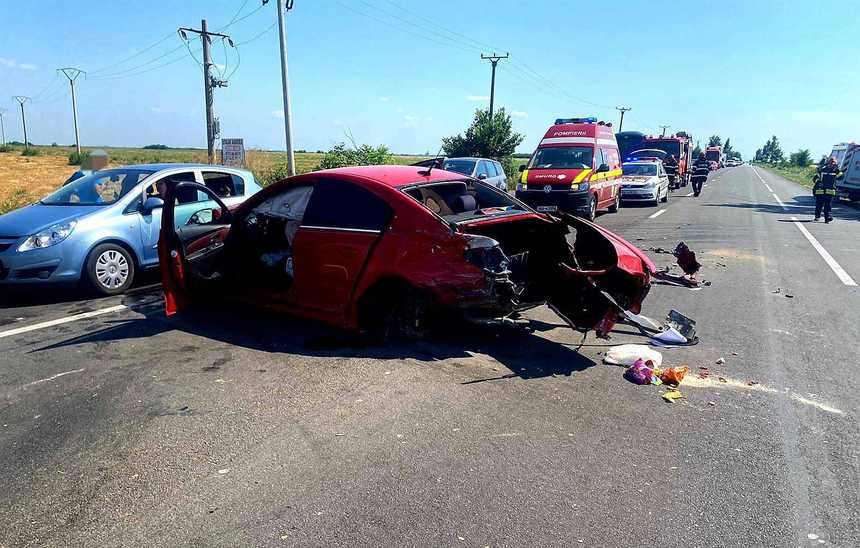 Ialomiţa: Accident produs pe DN 2 în care au fost răniţi doi copii – FOTO