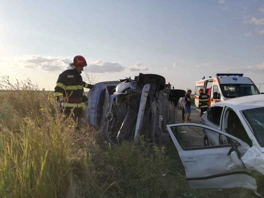 Ialomiţa: Şase persoane, între care doi copii, rănite într-un accident la ieşirea din Feteşti – FOTO